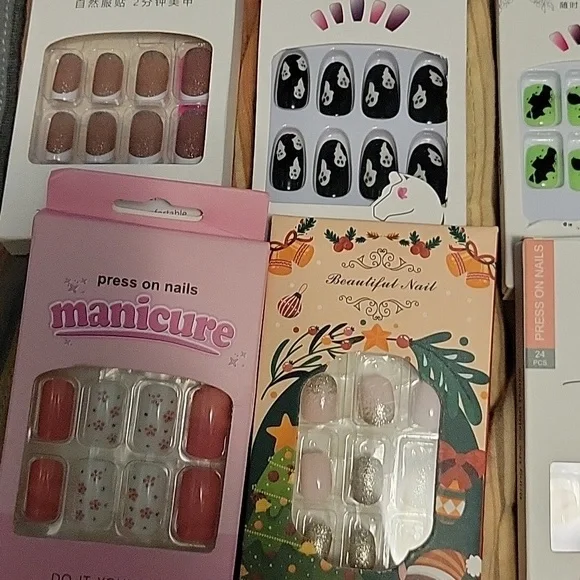 press on nails - Picture 3 of 5